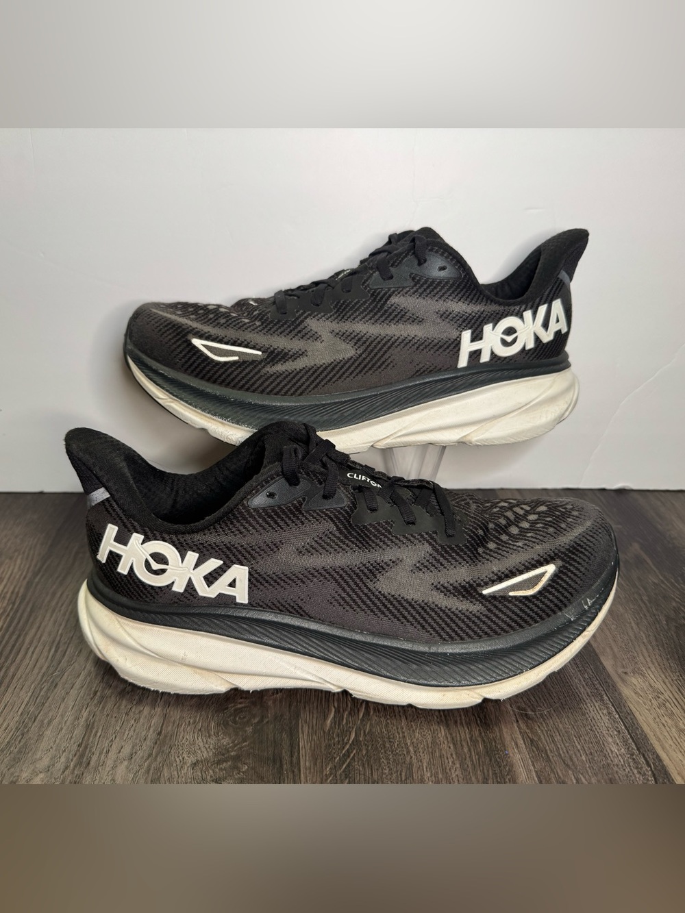 Hoka Clifton 9 Wide Mens 9.5 2Е Running Shoes Black White 1132210 BWHT Sneaker